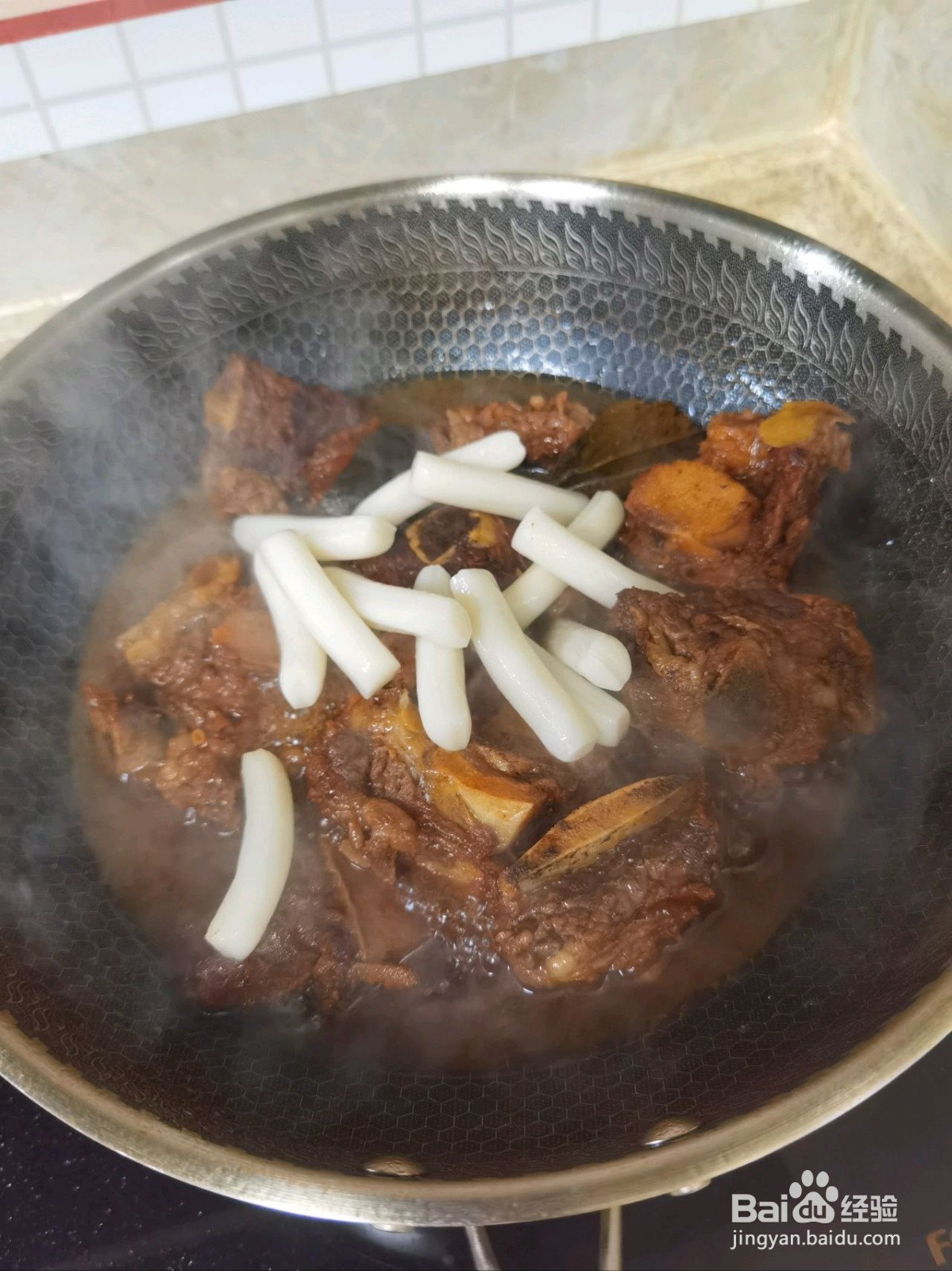 牛排骨烧年糕的做法