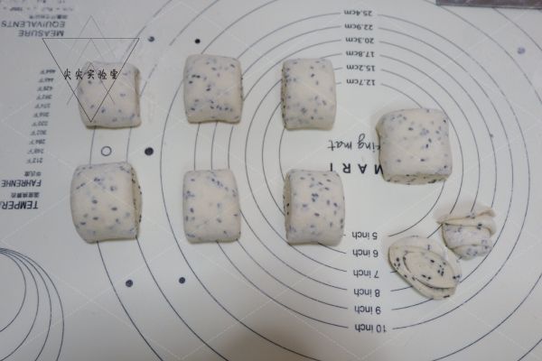 黑芝麻刀切馒头