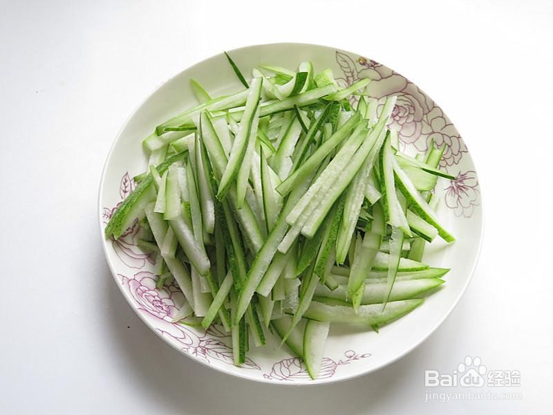 鱿鱼炒冬瓜皮的家庭制作方法