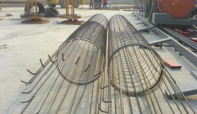 人工挖孔桩钢筋笼为什么不放到底部