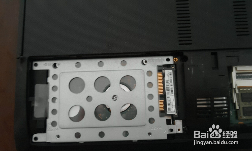 华硕ASUS A43SD笔记本电脑拆机清灰详细教程