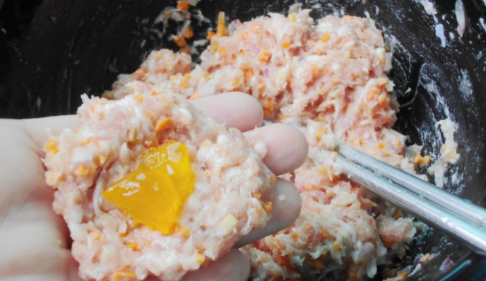米饭裹着的肉丸叫什么怎么做