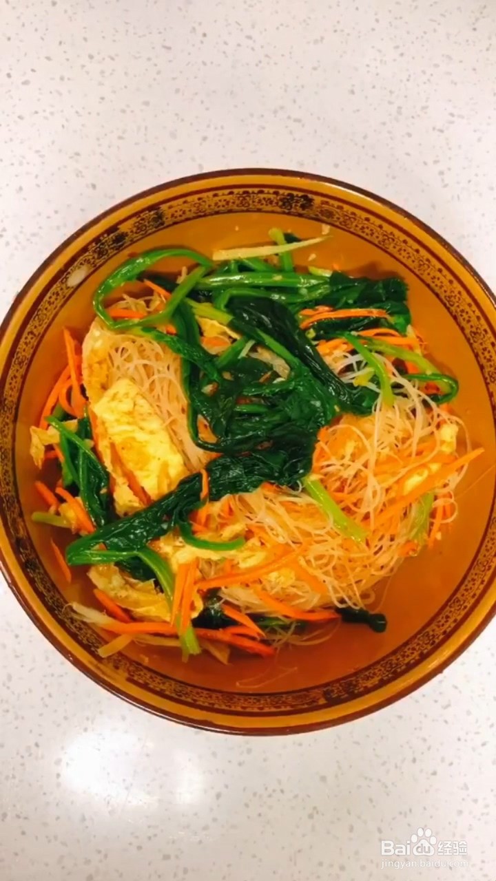 如何制作凉拌菠菜蛋皮粉丝