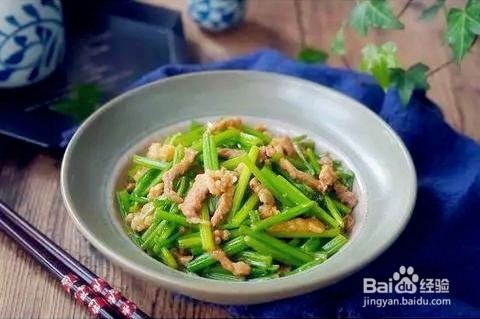 芹菜炒猪肉做法