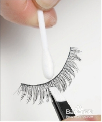 假睫毛如何卸妆，正确的卸假睫毛方法