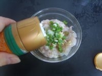 制作鲜虾云吞面