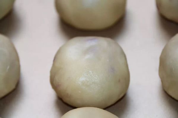紫薯椰蓉蛋黄月饼