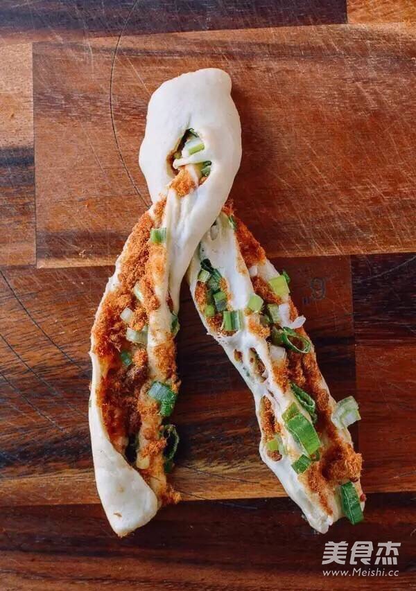 葱香肉松卷的做法