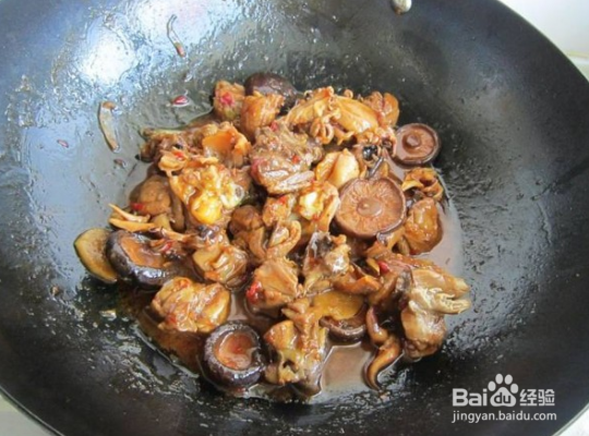 墨鱼干红烧三黄鸡的制作方法