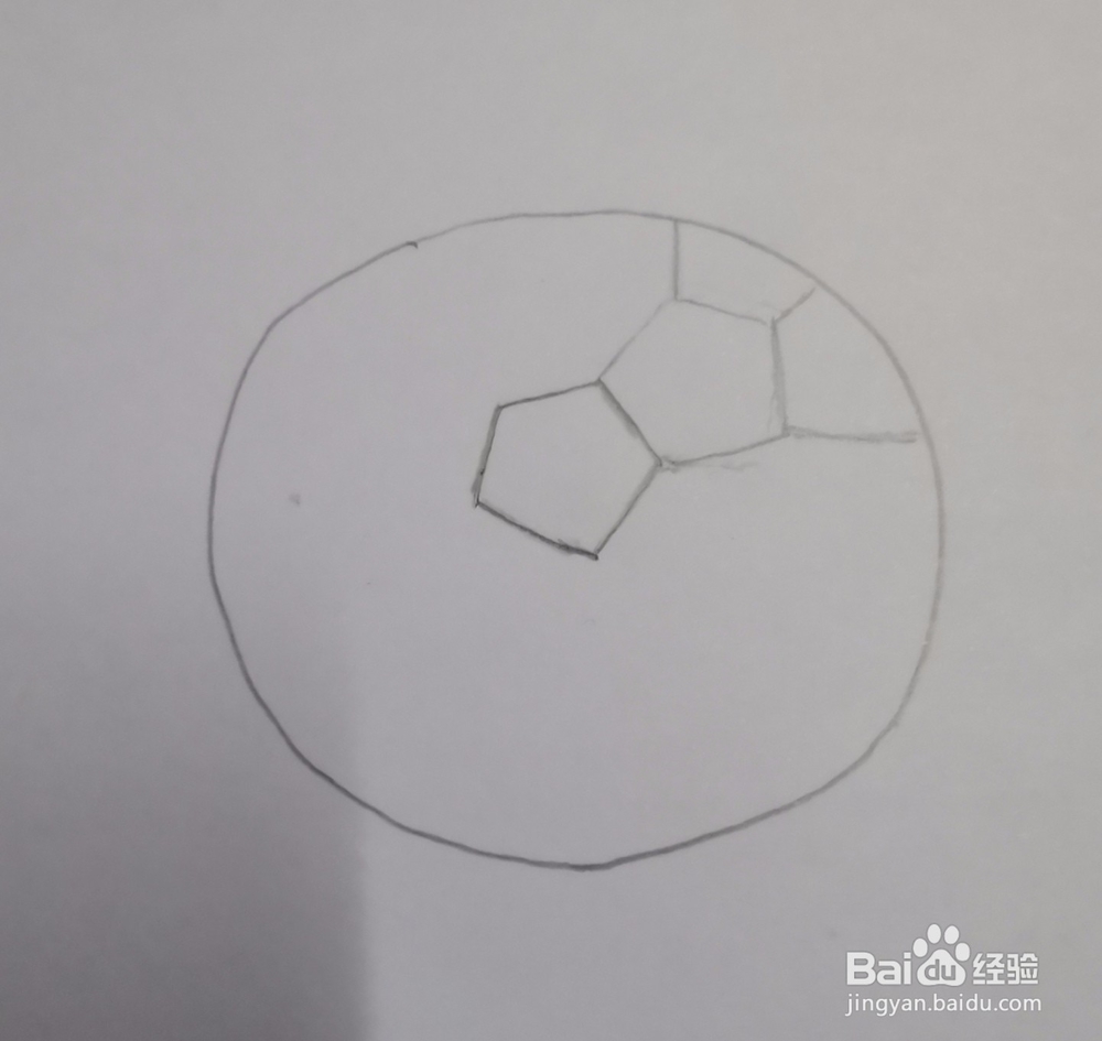 如何教小孩画足球
