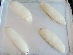 美味面包卷起来——蓝莓果酱面包卷