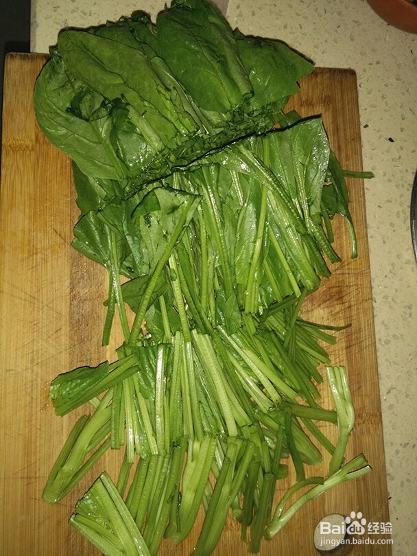 凉拌菠菜鹌鹑蛋