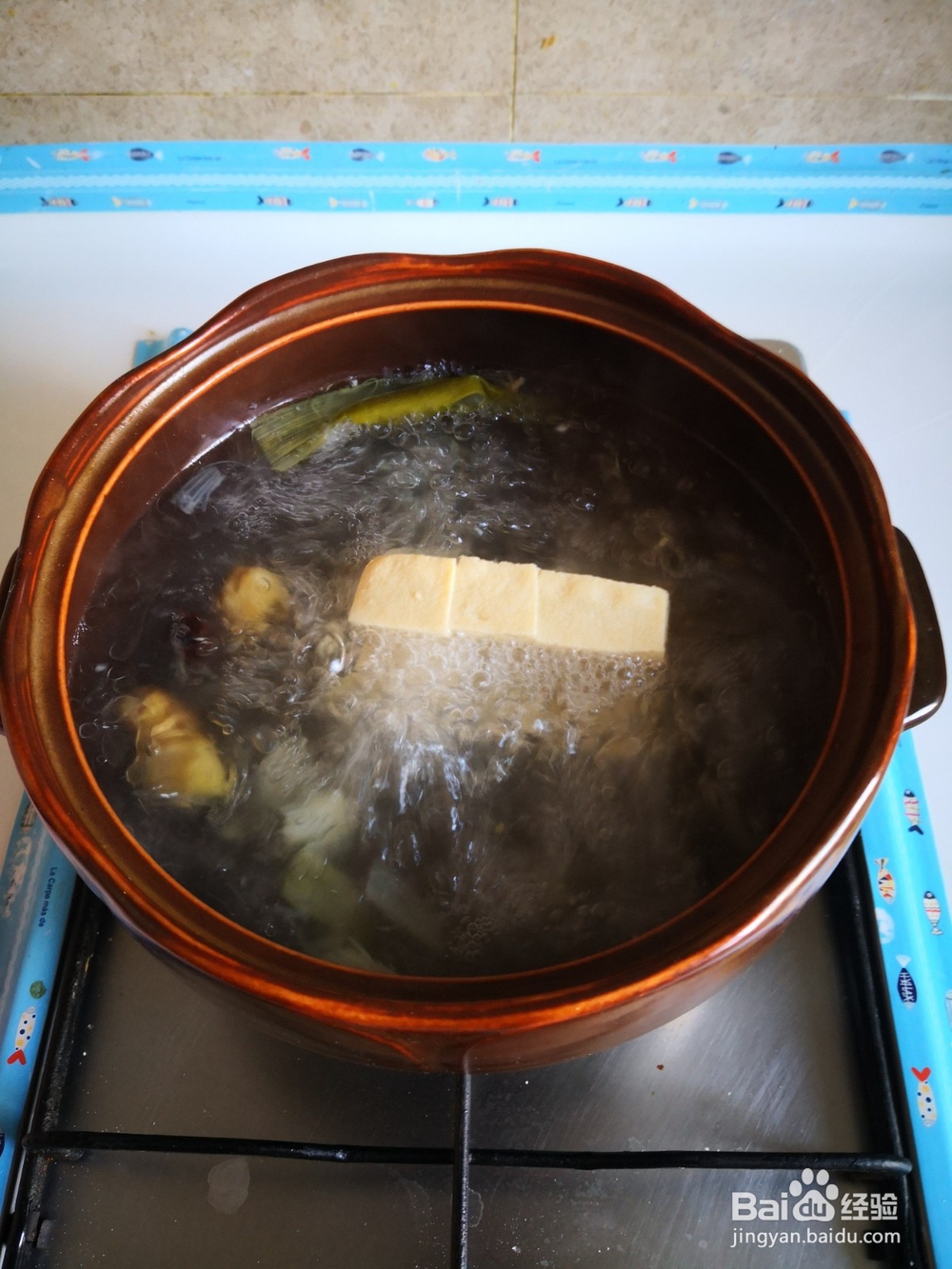 如何制作白萝卜冻豆腐汤