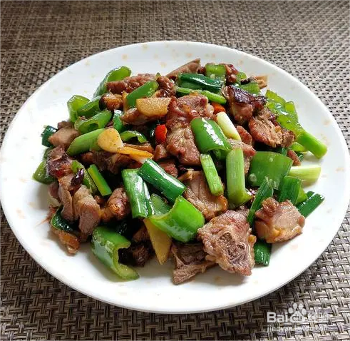 怎么做青椒炒腊鸭腿