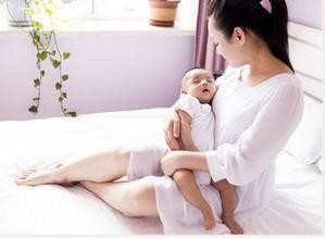 怎么抱三个月的宝宝不哭？