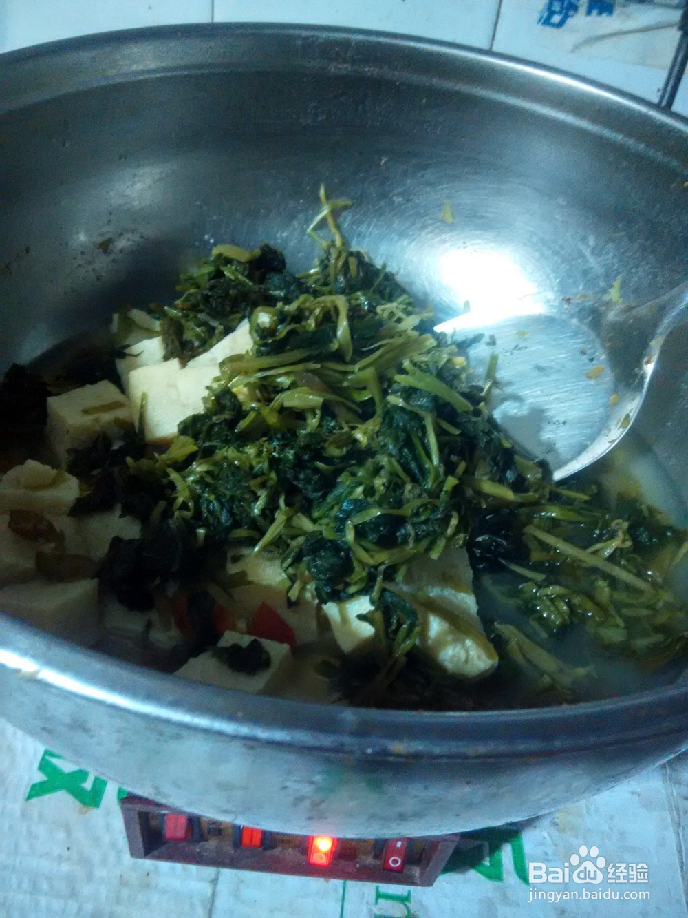 尖辣椒炖雪里红冻豆腐