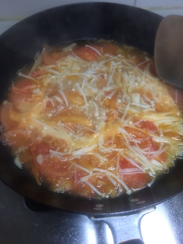 酸汤肥牛金针菇