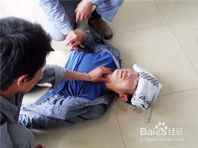 夏季中暑应该怎么办？