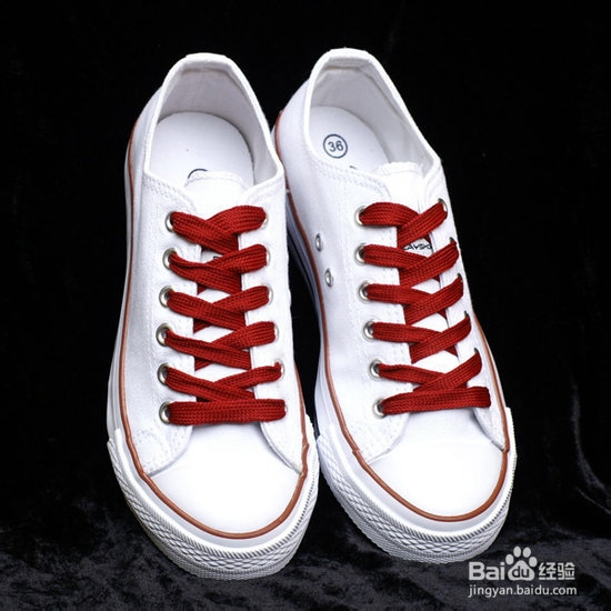 酒红裤子配什么上衣