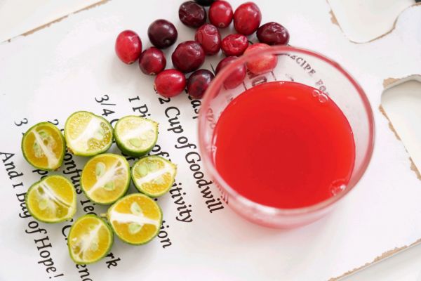 蔓越莓椰奶冰咖啡