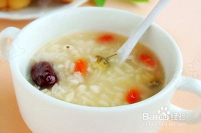 养颜清火薏米红枣菊花粥