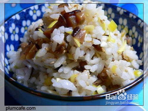 香菇韭黄拌饭的做法