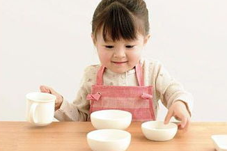 宝宝不爱吃饭，妈妈要怎么办？