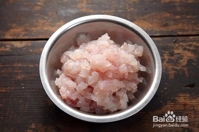 香芒松子鱼米盏让人耳目一新