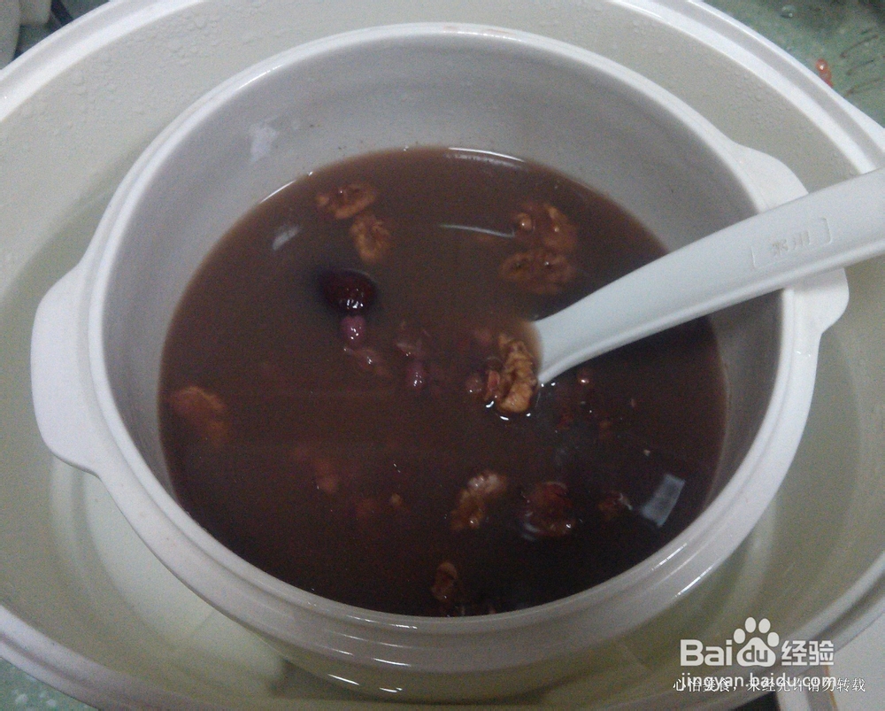 祛湿美容兼益智的红豆薏仁汤