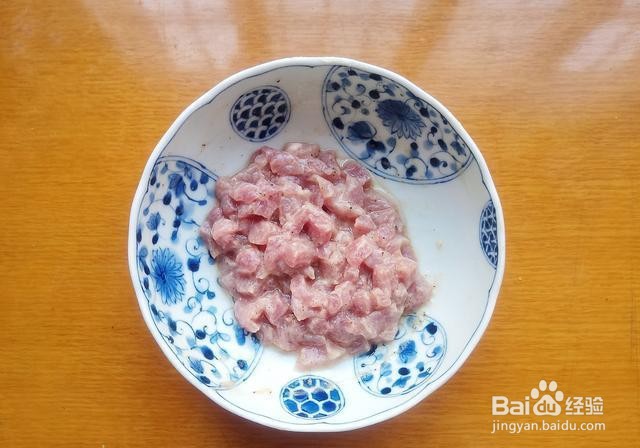家庭自制板栗肉丁焖饭