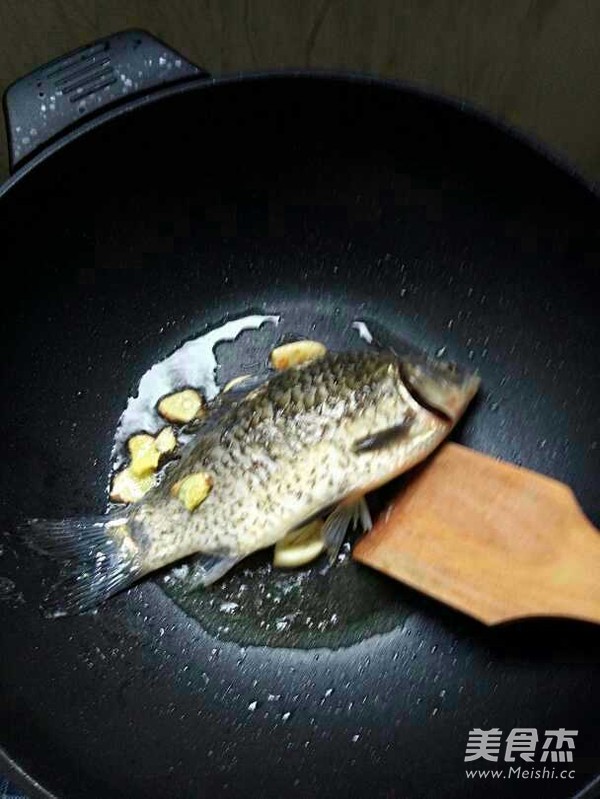 鲫鱼豆腐汤的做法