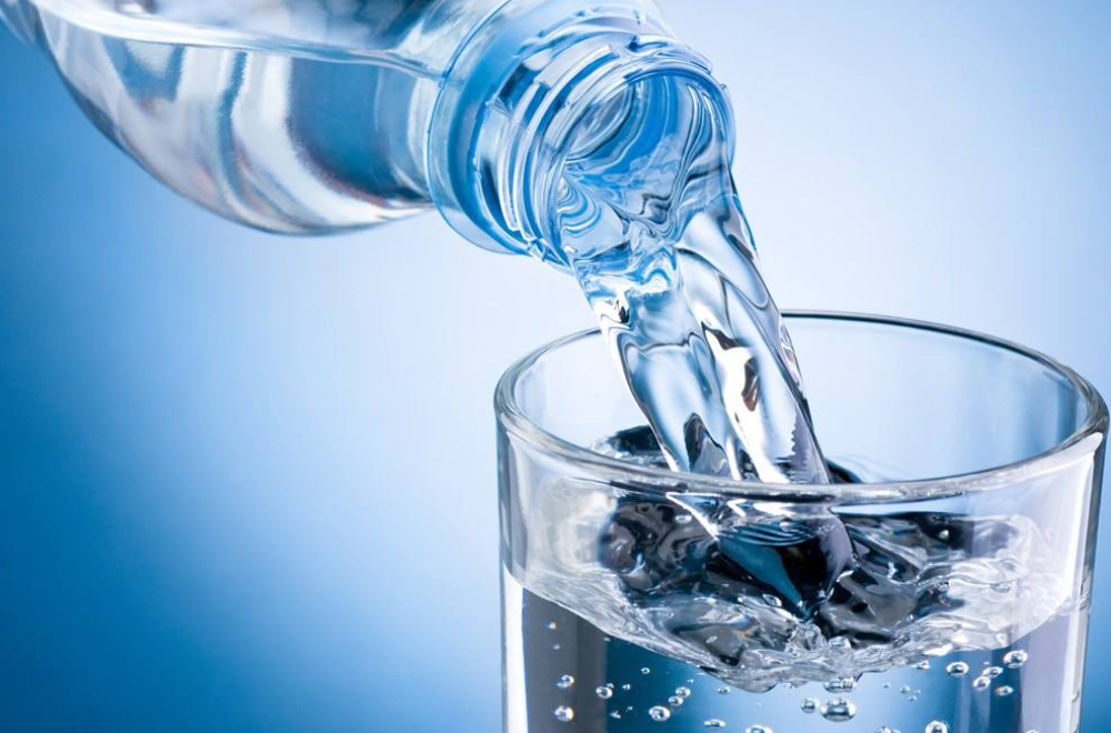 朋友买了AO斯密斯的净水器，结果被告知是纯水，这有什么区别