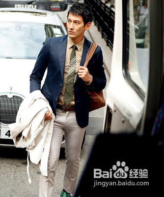 男士皮包如何搭配才符合礼仪？