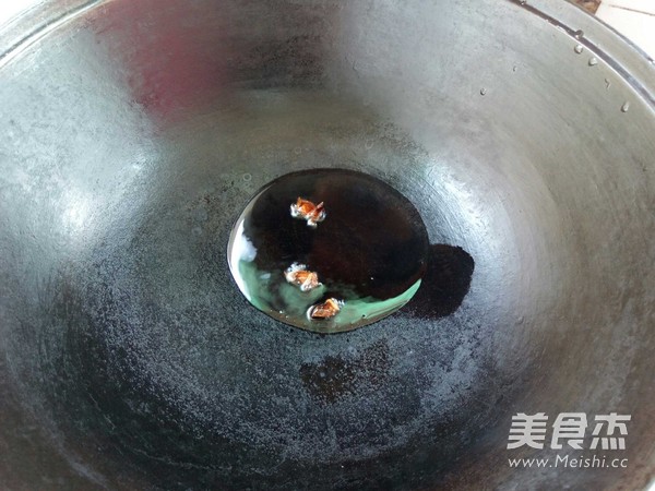 香芹榨菜里脊肉炒米粉