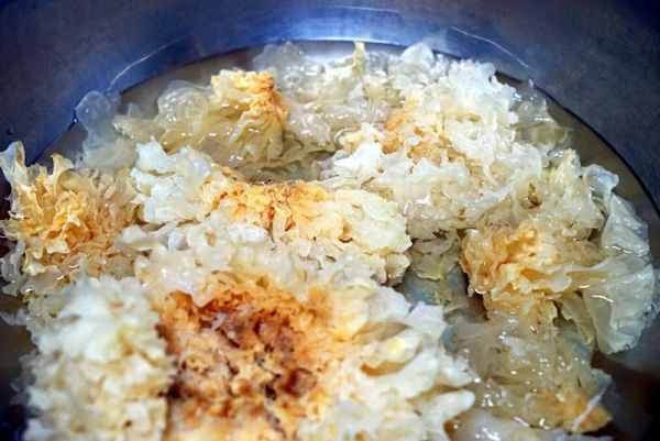 百合红枣银耳汤