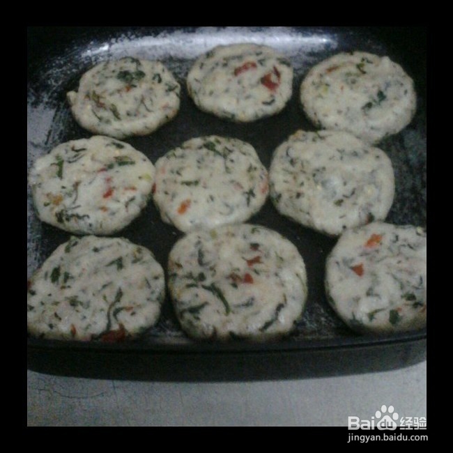 抢着吃的腊肉野蒿子粑粑