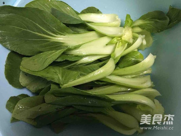 五香牛肉青菜年糕汤