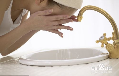 怎么收缩毛孔去黑头