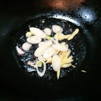 香辣肉丝怎么做。