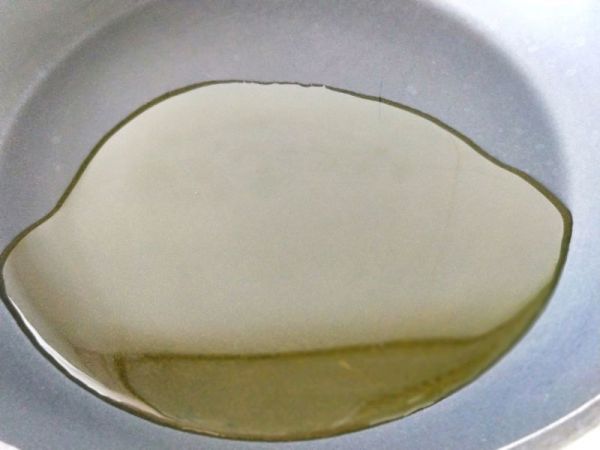 滑子菇香菜炒蛋