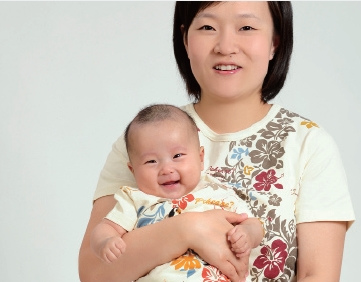 抱新生宝宝的四大注意事项