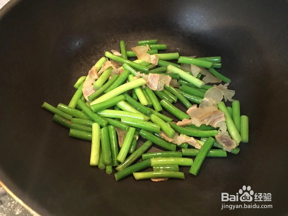 蒜苔蒜薹炒腊肉的做法