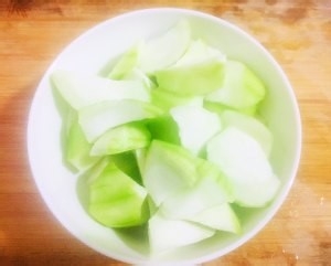 如何做丝瓜花甲汤