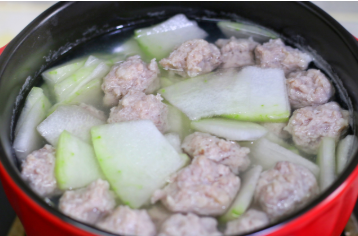 汤鲜味美冬瓜肉丸汤
