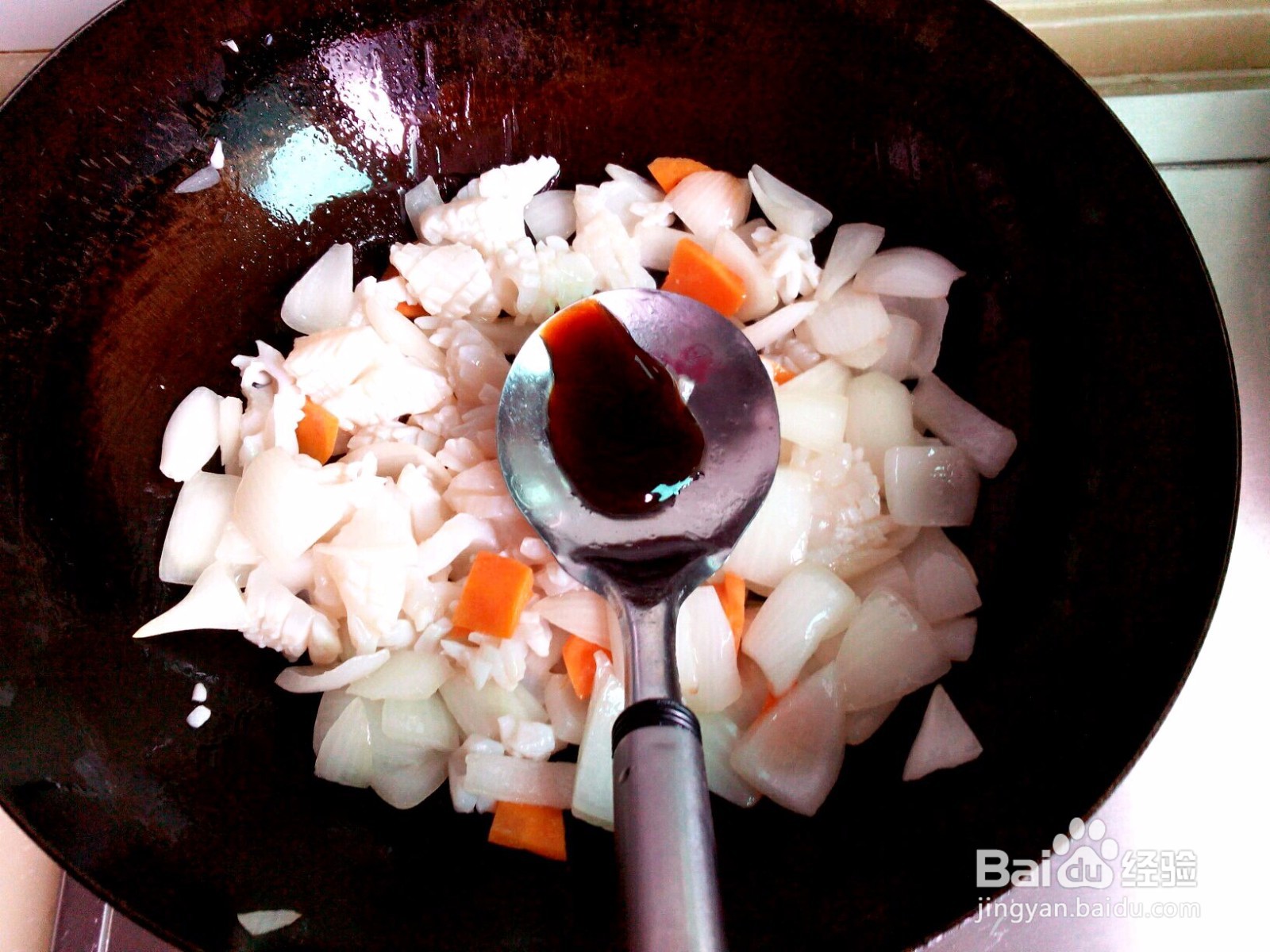 洋葱鱿鱼花的做法