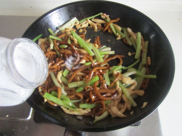 芹菜千叶豆腐炒鸡丝