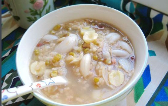 绿豆莲子百合可以一起煮吗