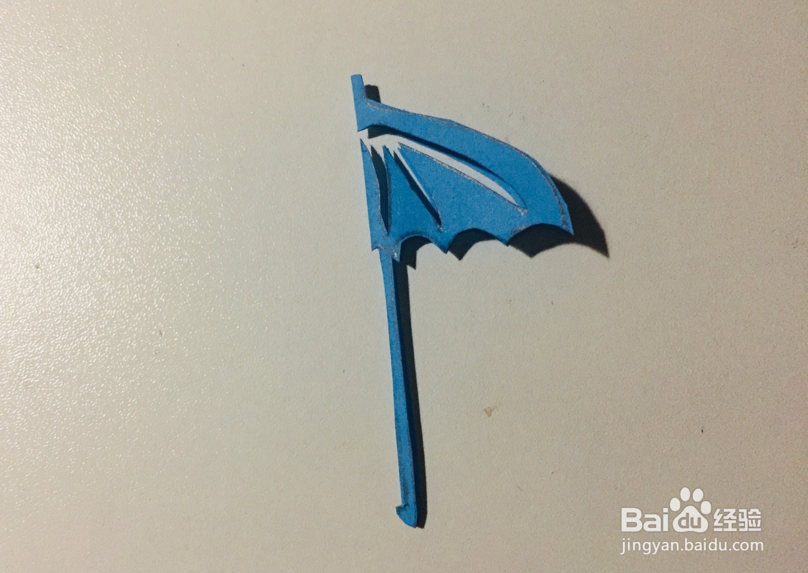 儿童剪纸——如何用彩纸剪雨伞？