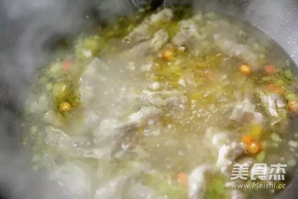酸汤肥牛的做法