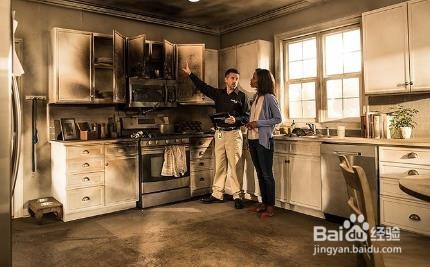 如何处理失火被熏黑的墙面